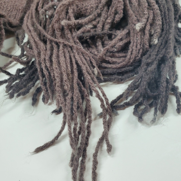 Deep Violet Purple Yarn Fringe Scarf - Picture 7 of 9